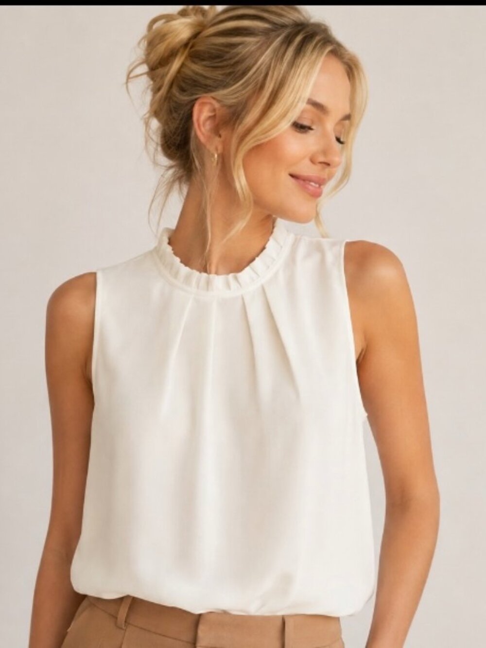 Vince Camuto women's sleeveless blouse white MED ruffle pleats Business